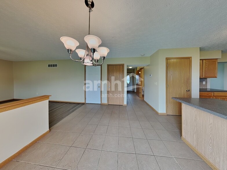 Building Photo - 4284 Promenade Ave