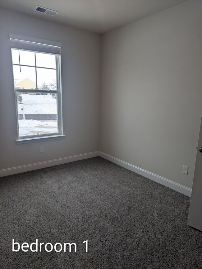 Building Photo - 15-17 Florence Sarah Ln