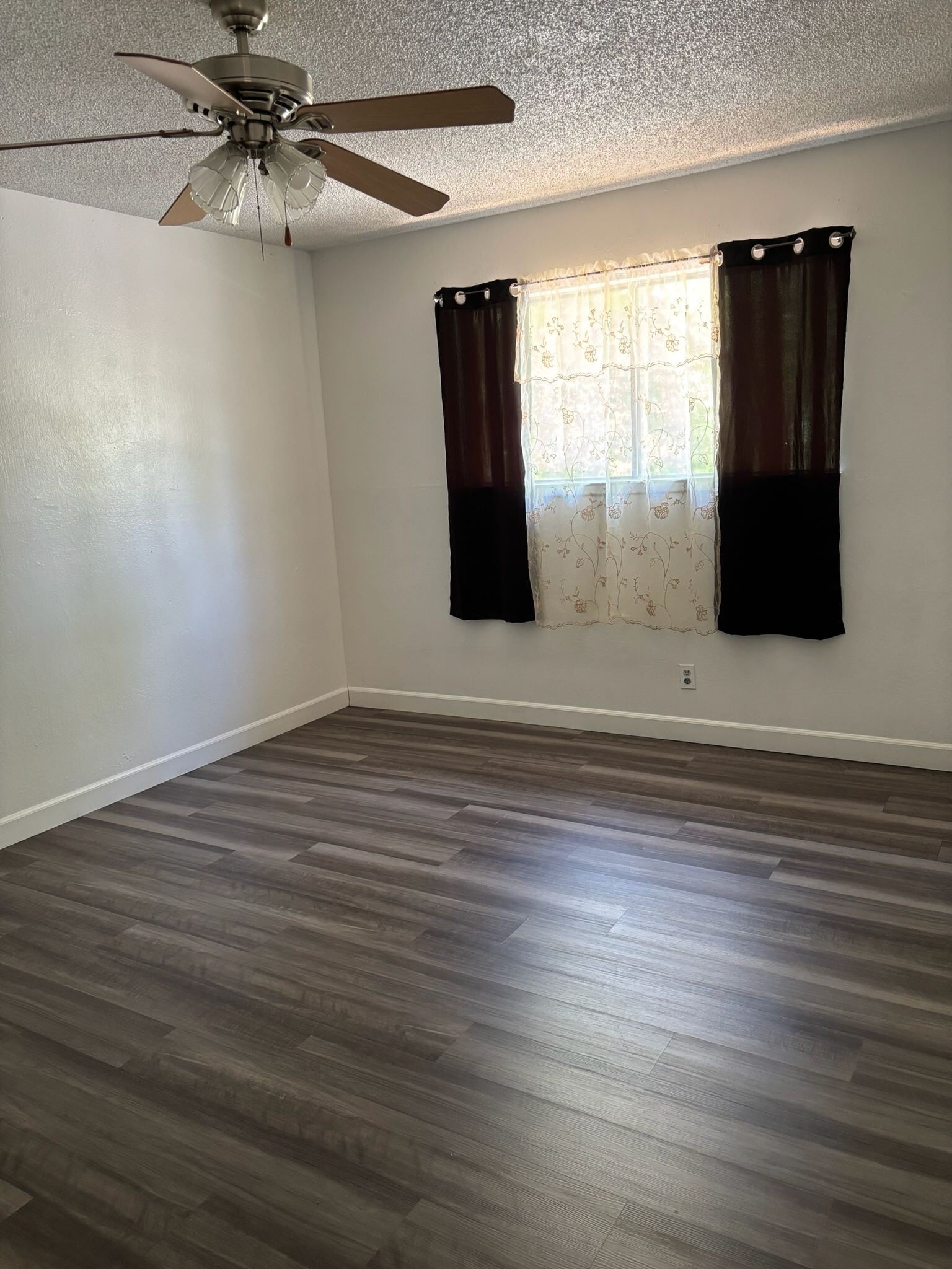 Building Photo - 3307 E Fairmont Ave