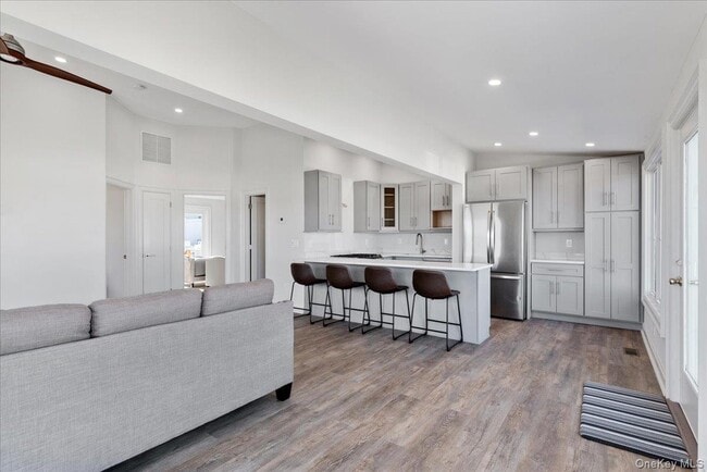 Building Photo - 73 W Tiana Rd