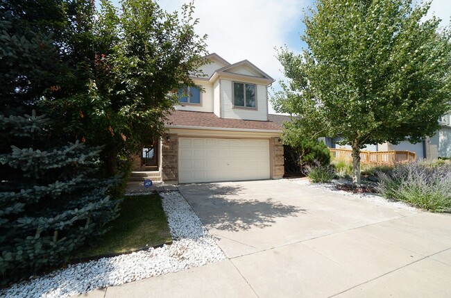 Building Photo - 4244 Round Hill Dr
