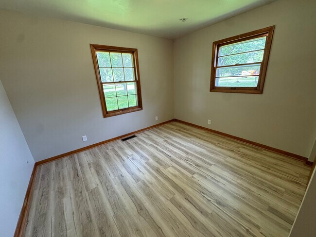 Building Photo - 2204 Elva Dr