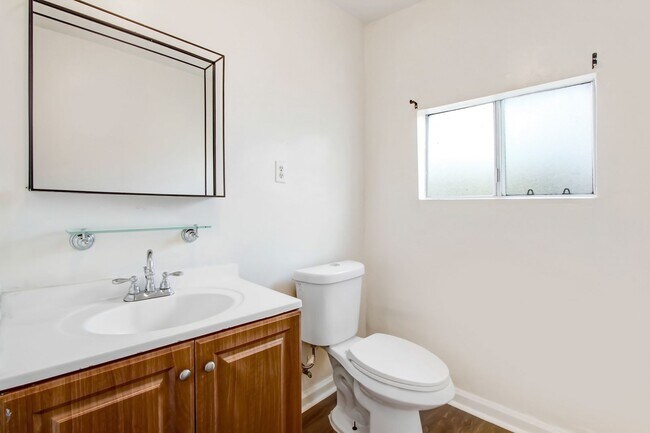 Building Photo - 3945 Severance Ave