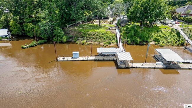 Building Photo - 237 River Oaks Dr