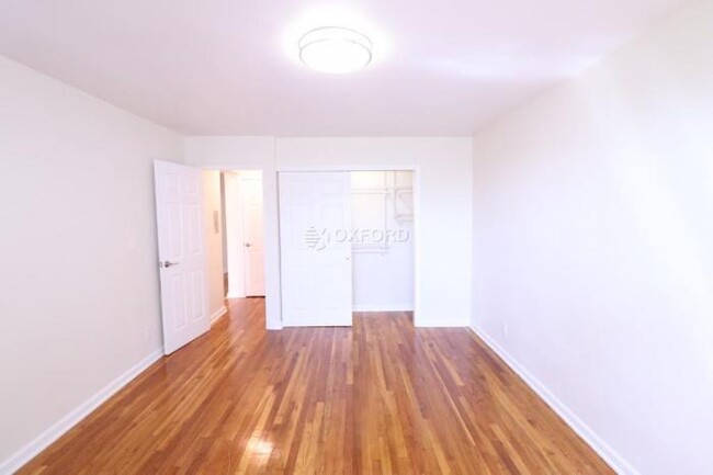 Building Photo - 1 bedroom in ELMHURST NY 11373