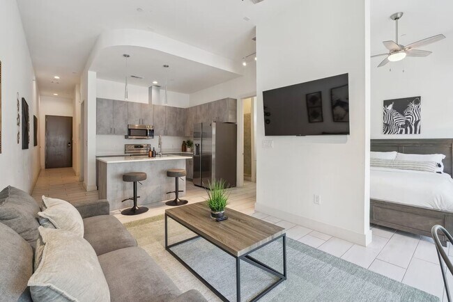 Building Photo - Luxury 1 Bedroom + Flex Space | 2 Full Baths | 975 Sq. Ft. | The Cedars, Dallas