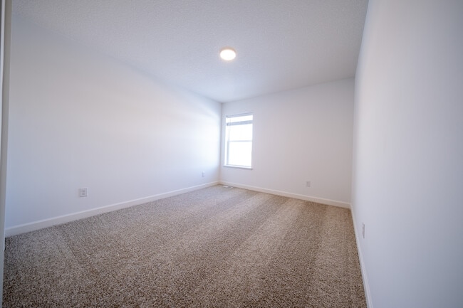 Building Photo - 2255 Tyrone Dr