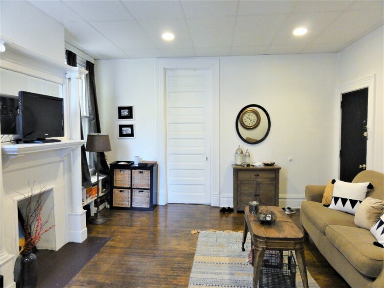 Building Photo - 5334 Howe St