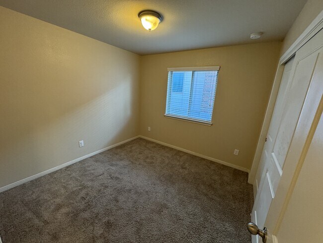 Building Photo - 5607 Markham Dr