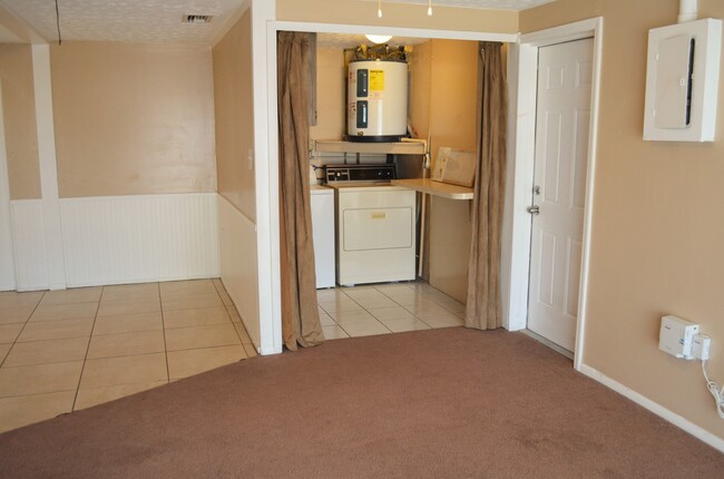 Building Photo - Beautiful fully remodeled home!