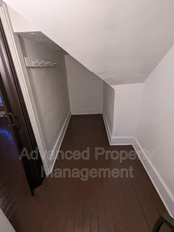 Building Photo - 1024 Hagerer St