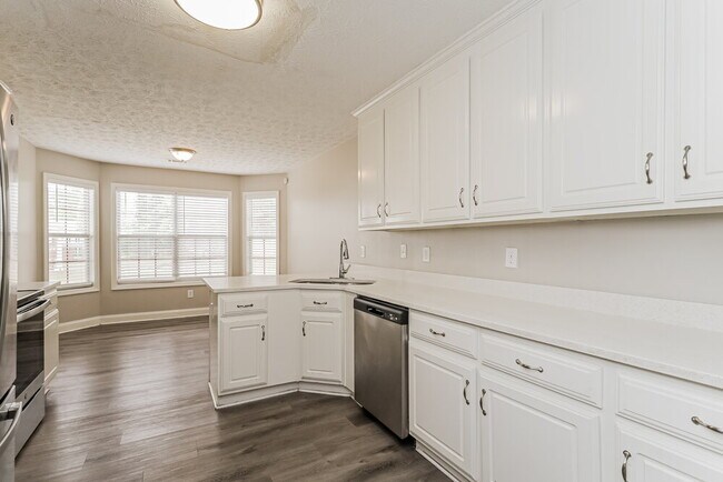 Building Photo - 217 Whitney Ln