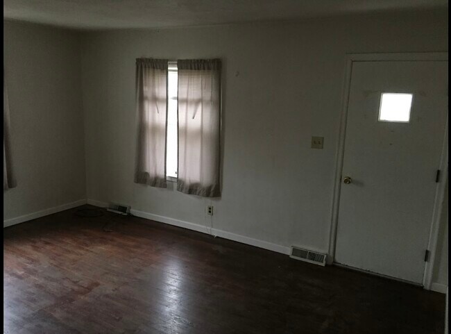 Building Photo - 33 Berkshire Dr