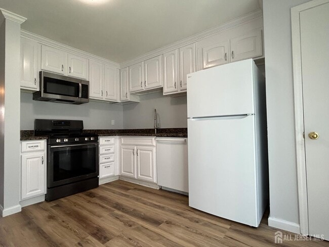 Building Photo - 8 Starlight Ct