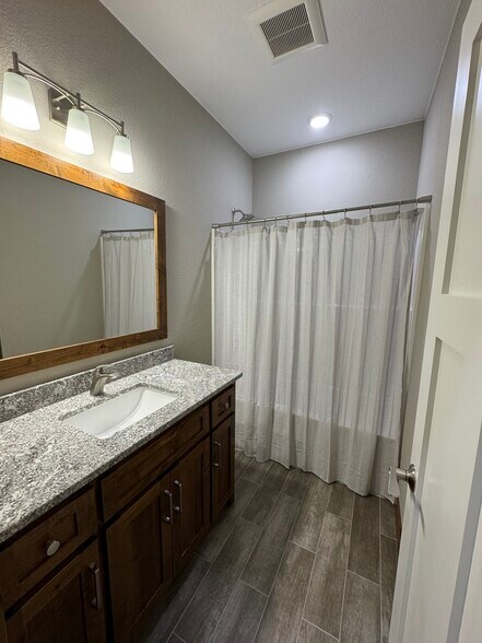 Building Photo - 11533 Forestview Dr S