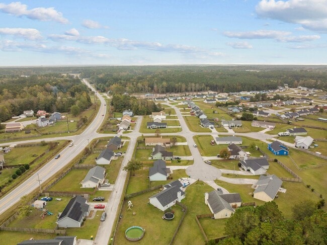 Building Photo - 504 Sumrell Way