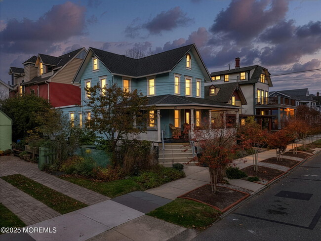 Building Photo - 83 Broadway