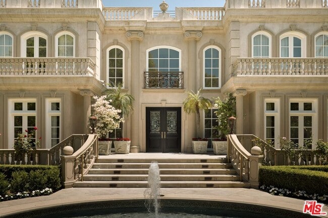Primary Photo - 628 N Rodeo Dr
