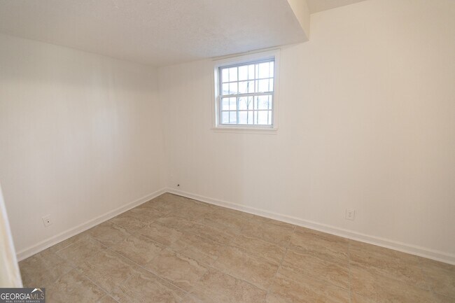 Building Photo - 2761 Rockdale Dr
