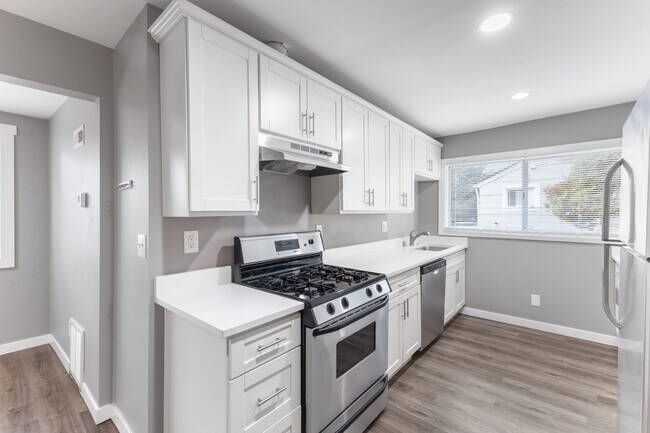 Building Photo - Modern 2-Bed Apartment in Heart of Tacoma