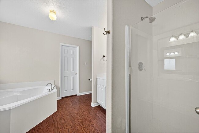 Building Photo - 7126 White Willow Ln