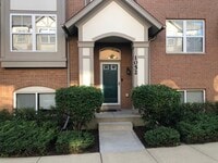 Building Photo - 1052 N Claremont Dr