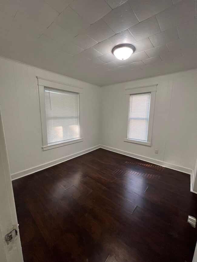 Building Photo - 229 S Eighth St Lansing, MI 48912