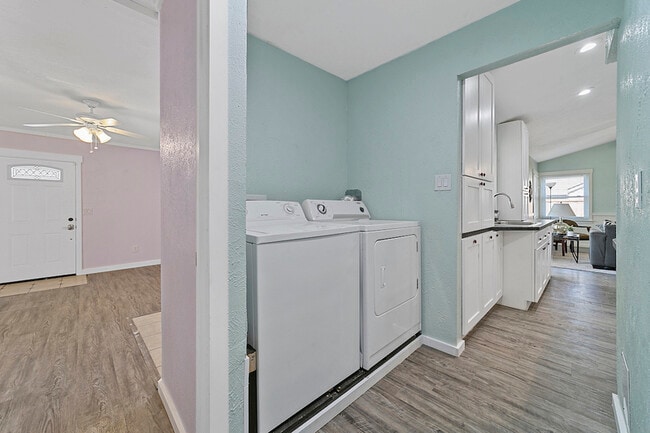 Building Photo - 3061 Owen Ln