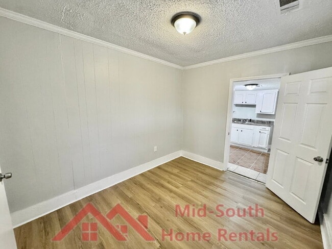 Building Photo - 2603 Carnes Ave