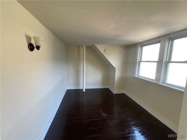 Building Photo - 50 Carl St