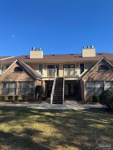 Primary Photo - 5001 Grande Dr
