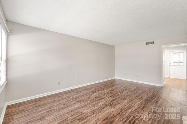 Building Photo - 4736 Old Lantern Way
