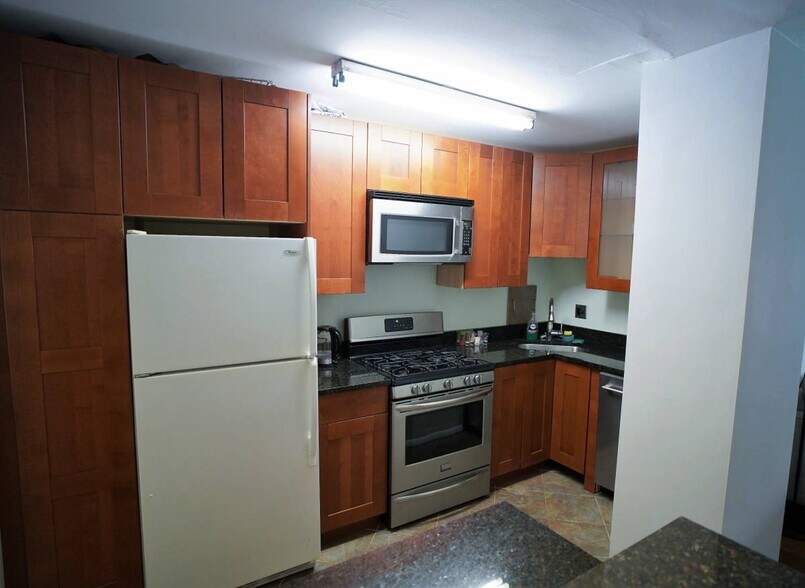 Newly renovated kitchen - 2401 H St NW
