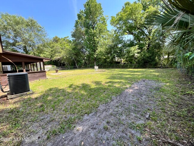 Building Photo - 8105 Santillo Dr