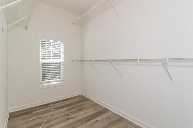 Building Photo - 92 Ledgewood Mill Way NE