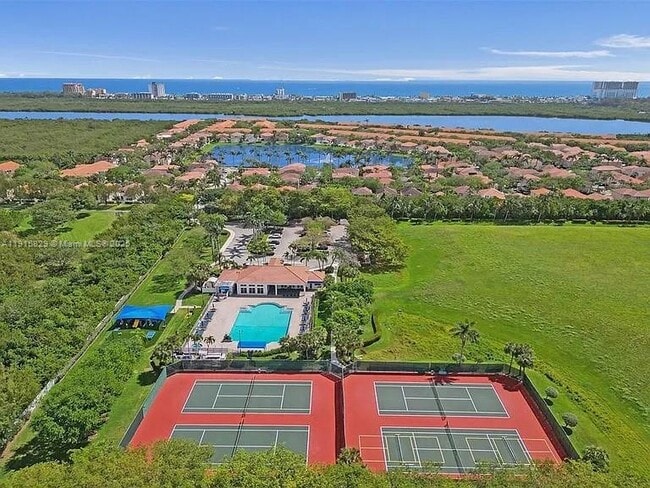 Building Photo - 1055 Yellow Birch Terrace