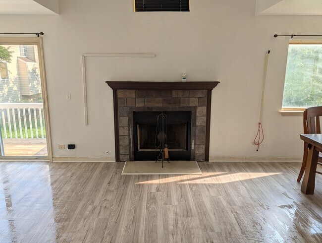 Building Photo - 843 E Princeton Cir