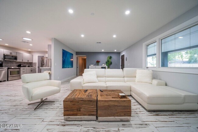 Building Photo - 11470 N 64th St