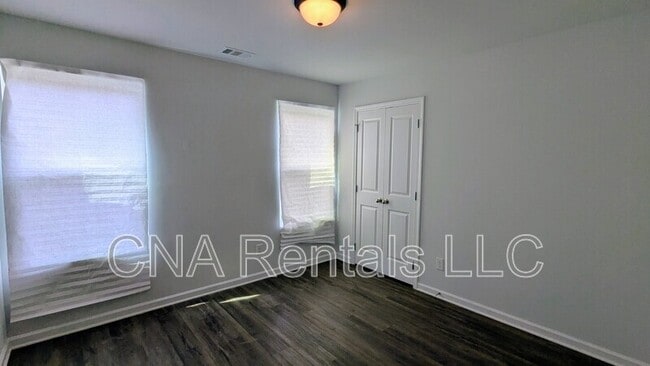 Building Photo - 2367 Summit Ave NW