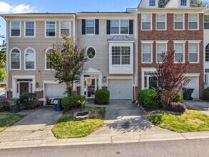 Building Photo - Spacious 3 Story Townhome Located in the Heart Raleigh! Available Now!