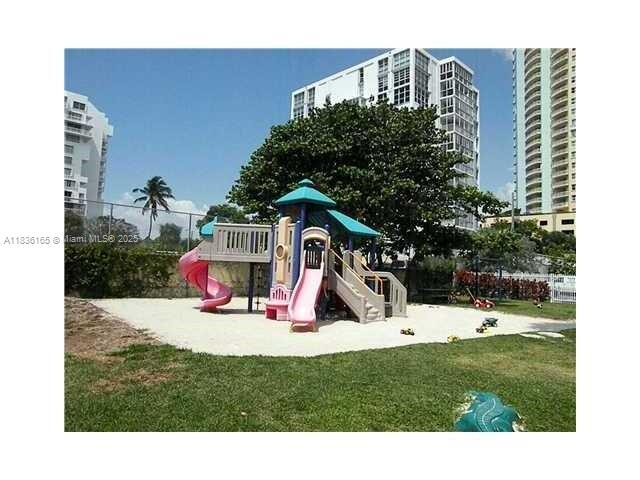 Building Photo - 2451 Brickell Ave