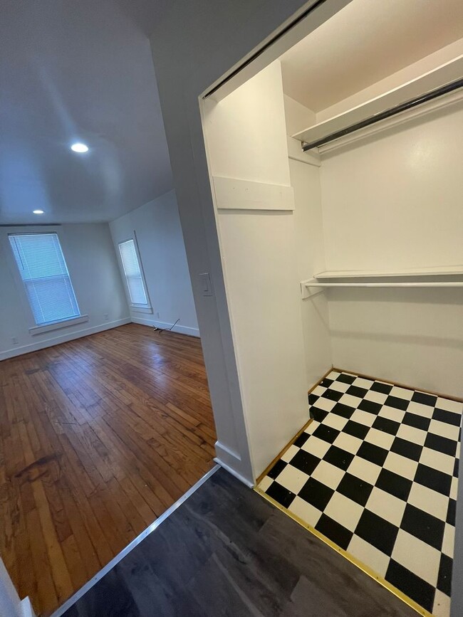 Building Photo - Spacious 5-Bedroom Home Near EMU