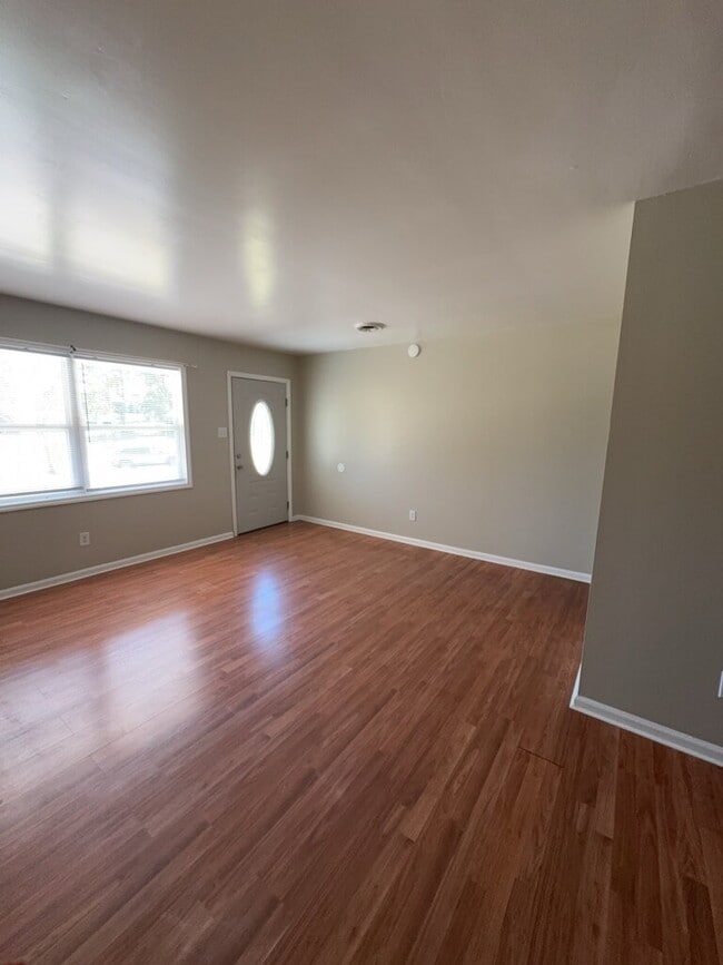 Building Photo - 415 Sterling Rd