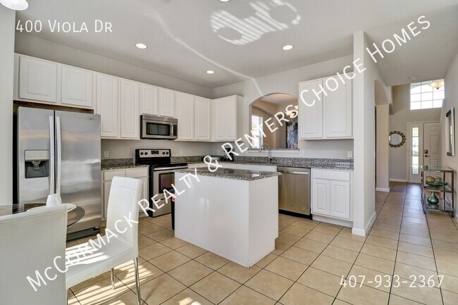 Building Photo - 400 Viola Dr