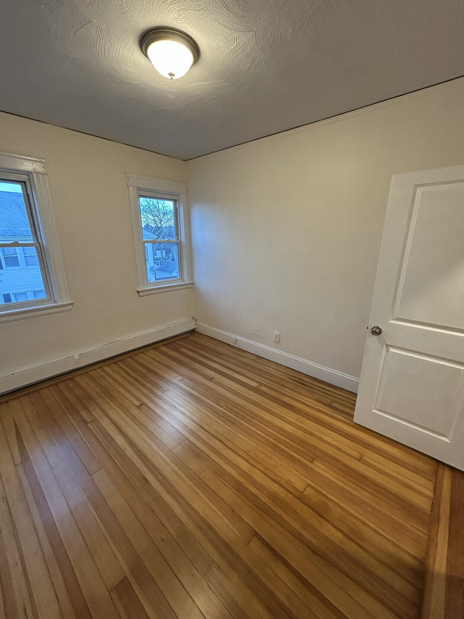 Building Photo - 335 Academy Ave