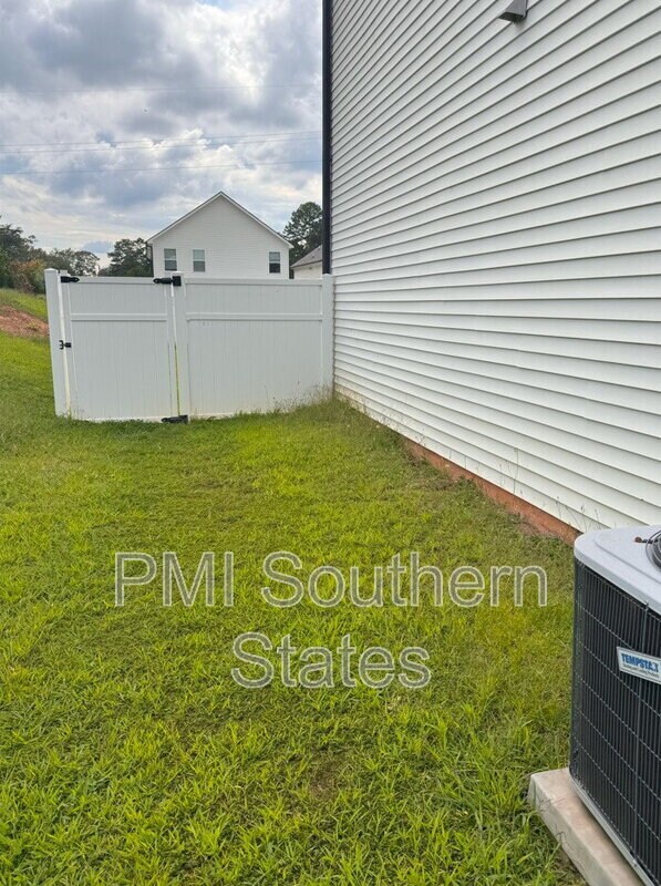 Building Photo - 1 Solis Ct