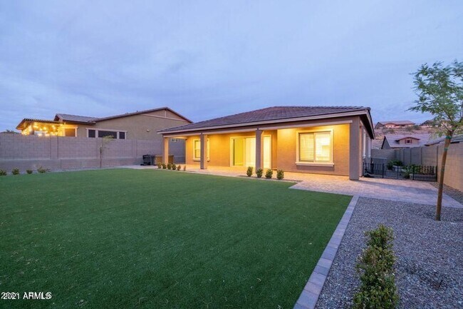 Building Photo - Beautiful 2018 Home in Tierra Del Rio!