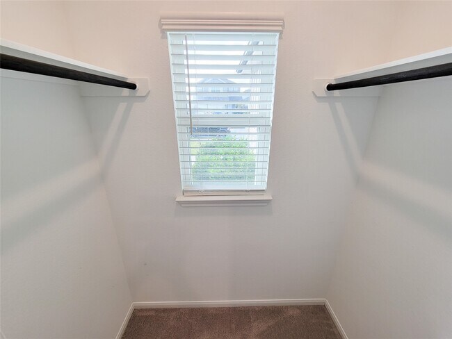 Building Photo - 17986 Plow Beam Dr