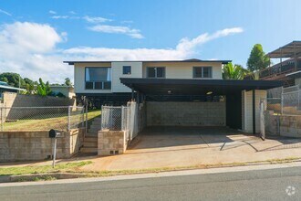 Building Photo - Amazing views, spacious floorplan, bonus f...
