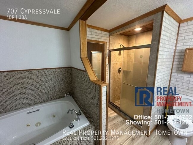 Building Photo - 707 Cypressvale-